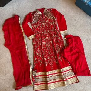Traditional Women’s Elegant Red & Gold Kurta with Matching Dupatta
